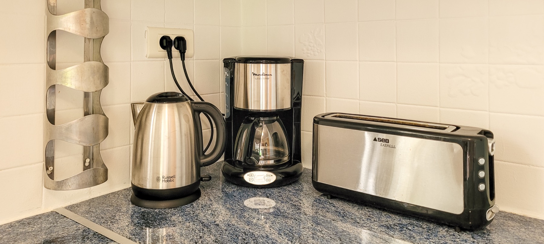 Cuisine cafetière bouilloire grille-pain équipement